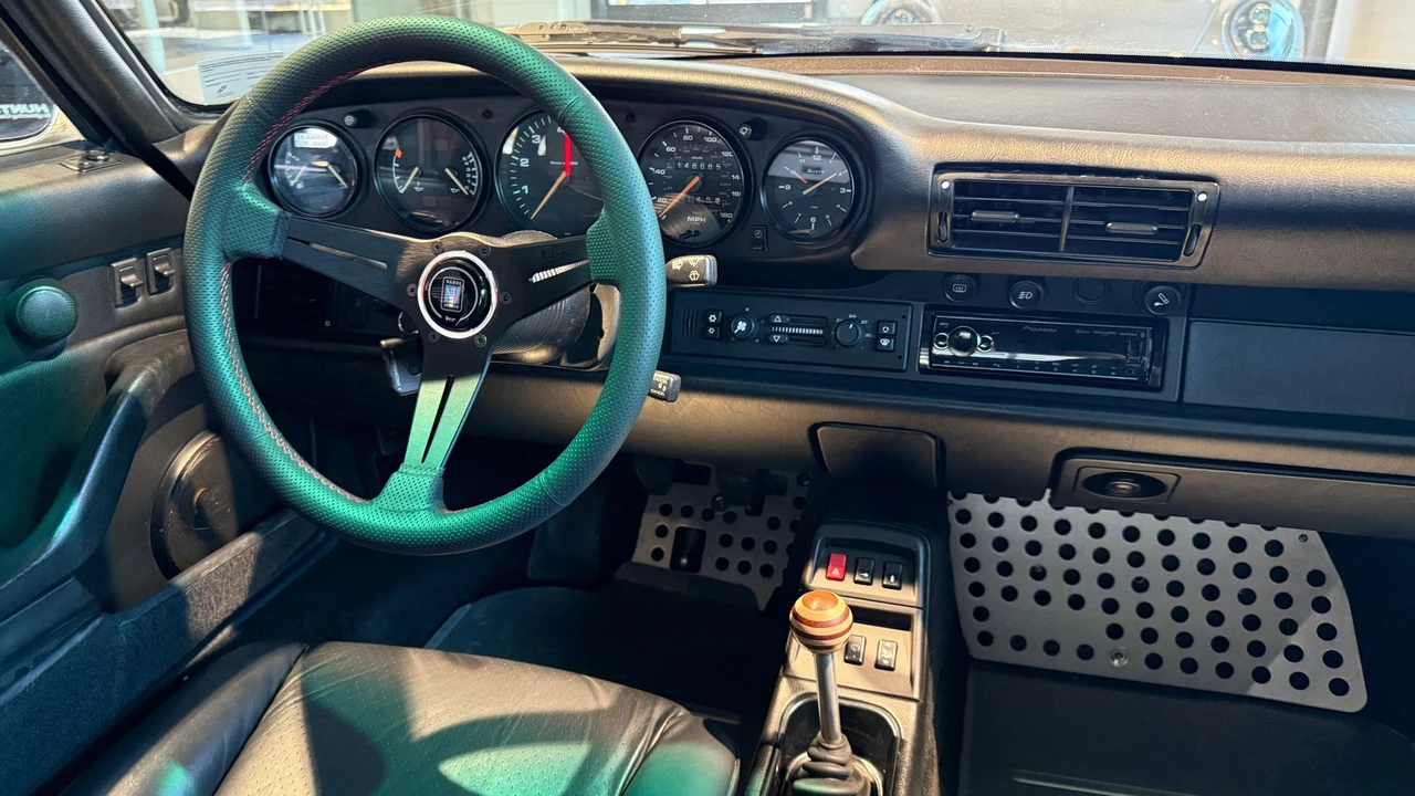 1997 Porsche 993 Carrera 4S - Image 14 of 31