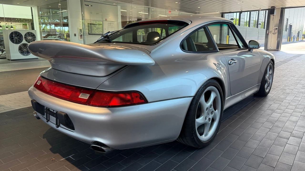 1997 Porsche 993 Carrera 4S - Image 22 of 31