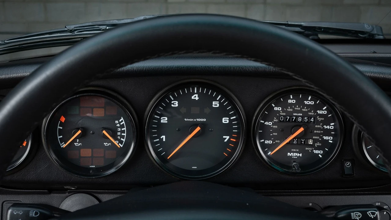 1997 Porsche 993 Carrera 4S - Image 10 of 16