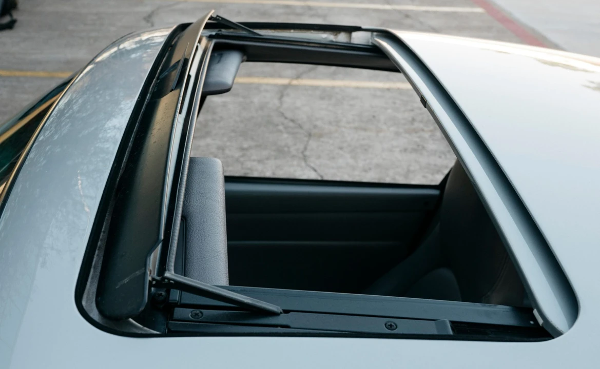 1997 Porsche 993 Carrera - Image 30 of 31