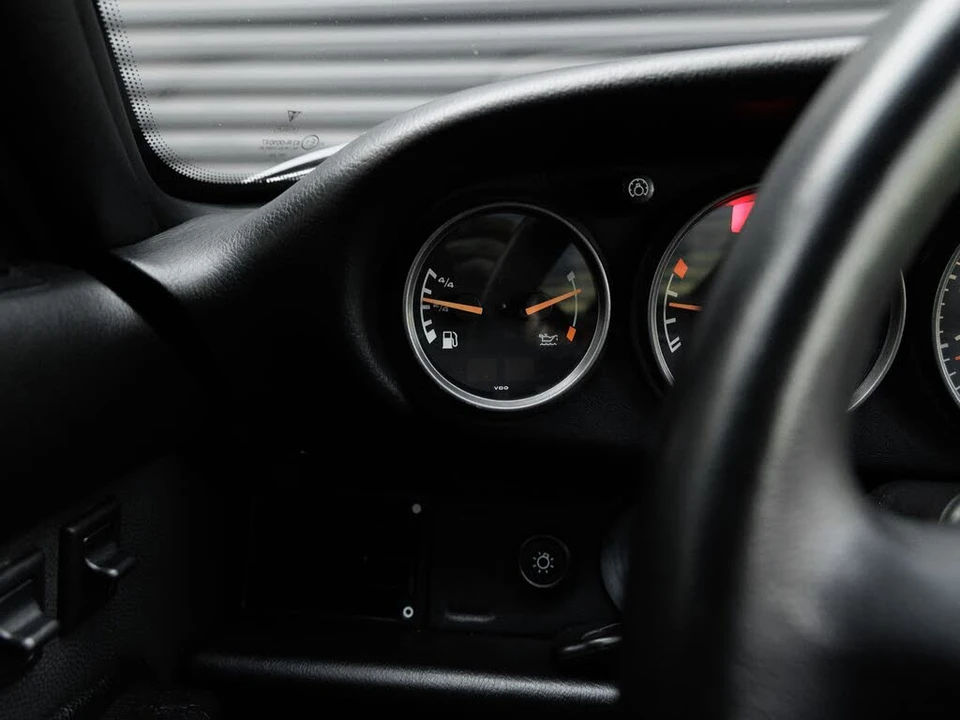 1997 Porsche 993 Carrera - Image 20 of 31