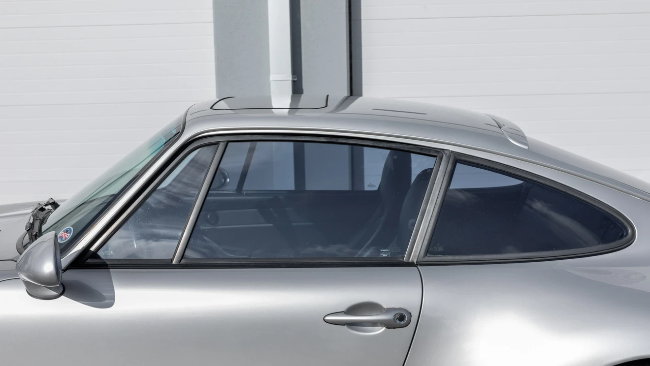 1997 Porsche 993 Carrera S - Image 27 of 31