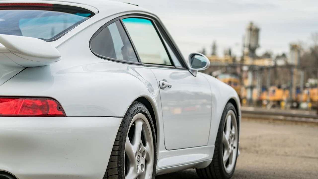 1997 Porsche 993 Carrera - Image 14 of 31