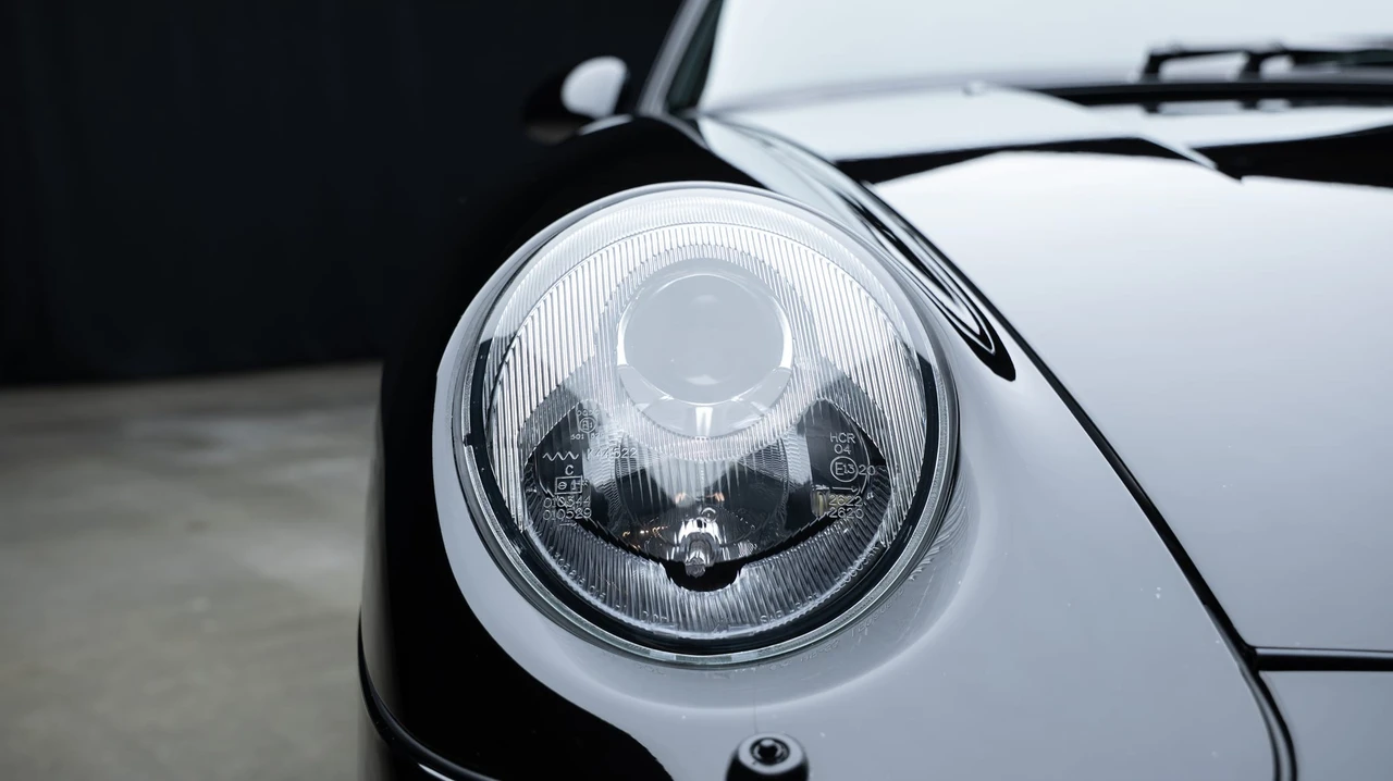 1997 Porsche 993 Turbo - Image 26 of 31