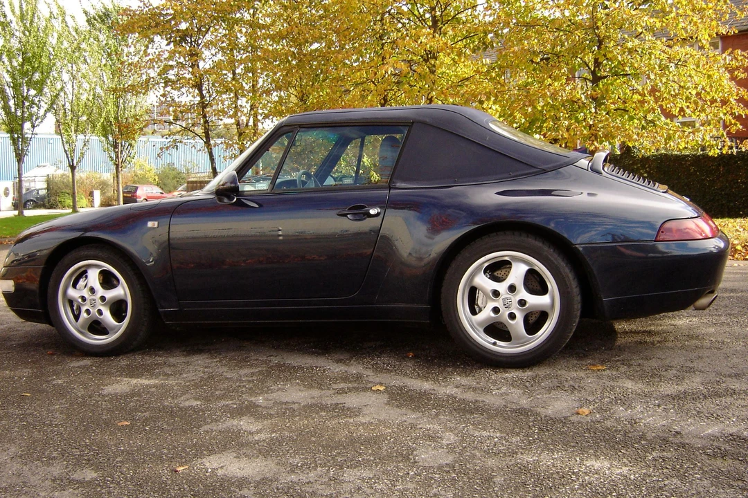1997 Porsche 993 Carrera 4 - Image 4 of 4