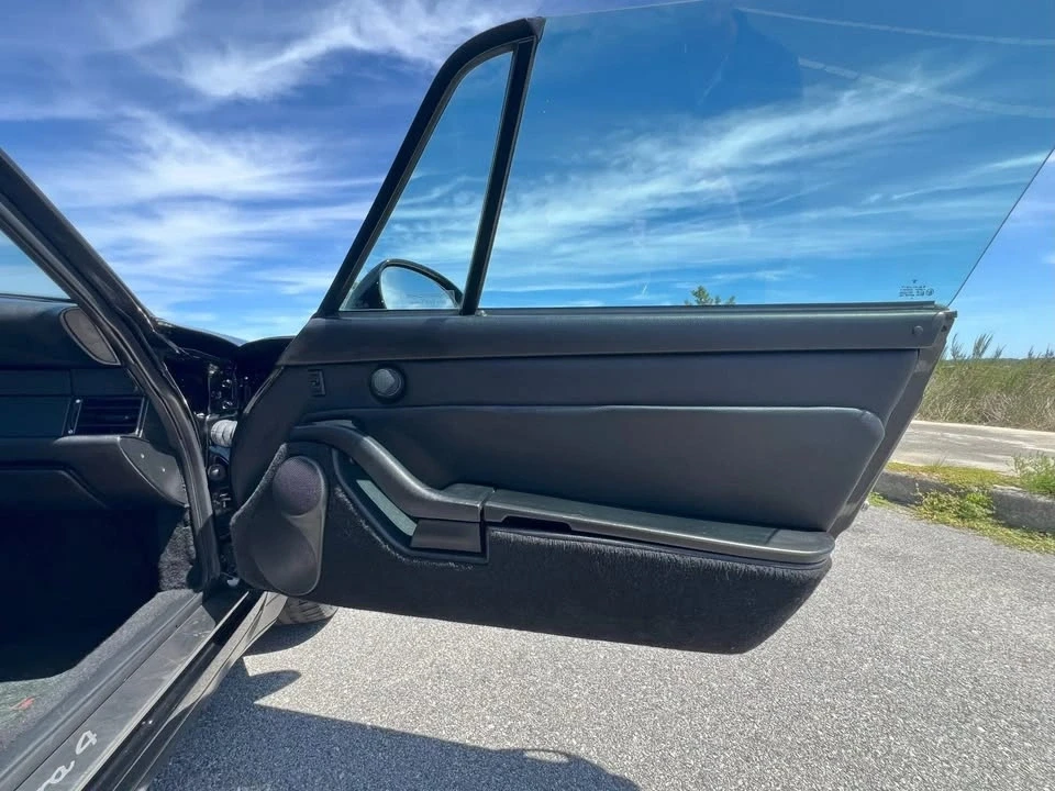 1997 Porsche 993 Carrera 4 - Image 6 of 10