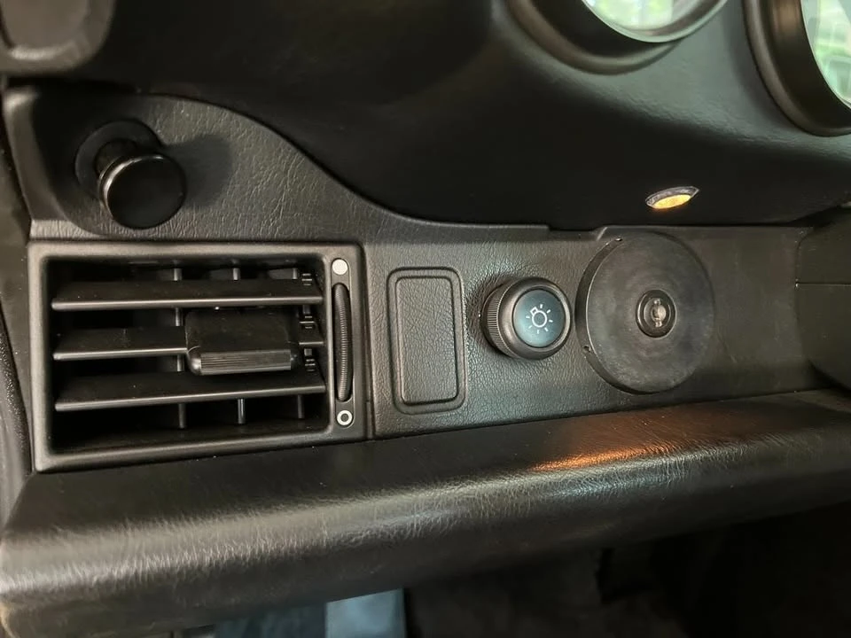 1997 Porsche 993 Carrera 4S - Image 14 of 20