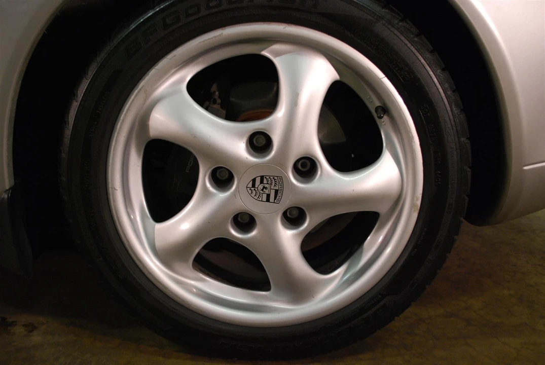 1997 Porsche 986 Boxster - Image 25 of 31