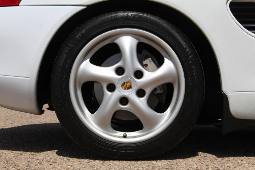 1997 Porsche 986 Boxster - Image 28 of 31