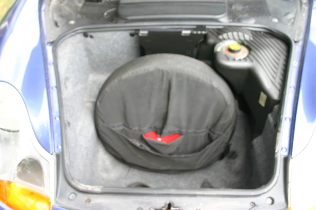 1997 Porsche 986 Boxster - Image 6 of 15