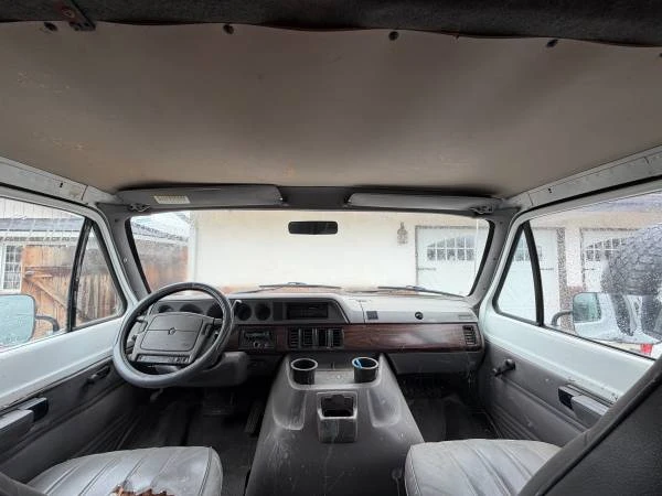 1997 Dodge Ram Van - Image 9 of 11