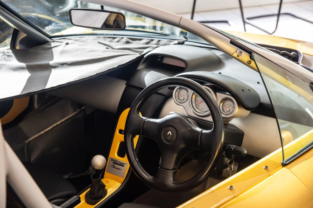 1997 Renault Spider - Image 24 of 30