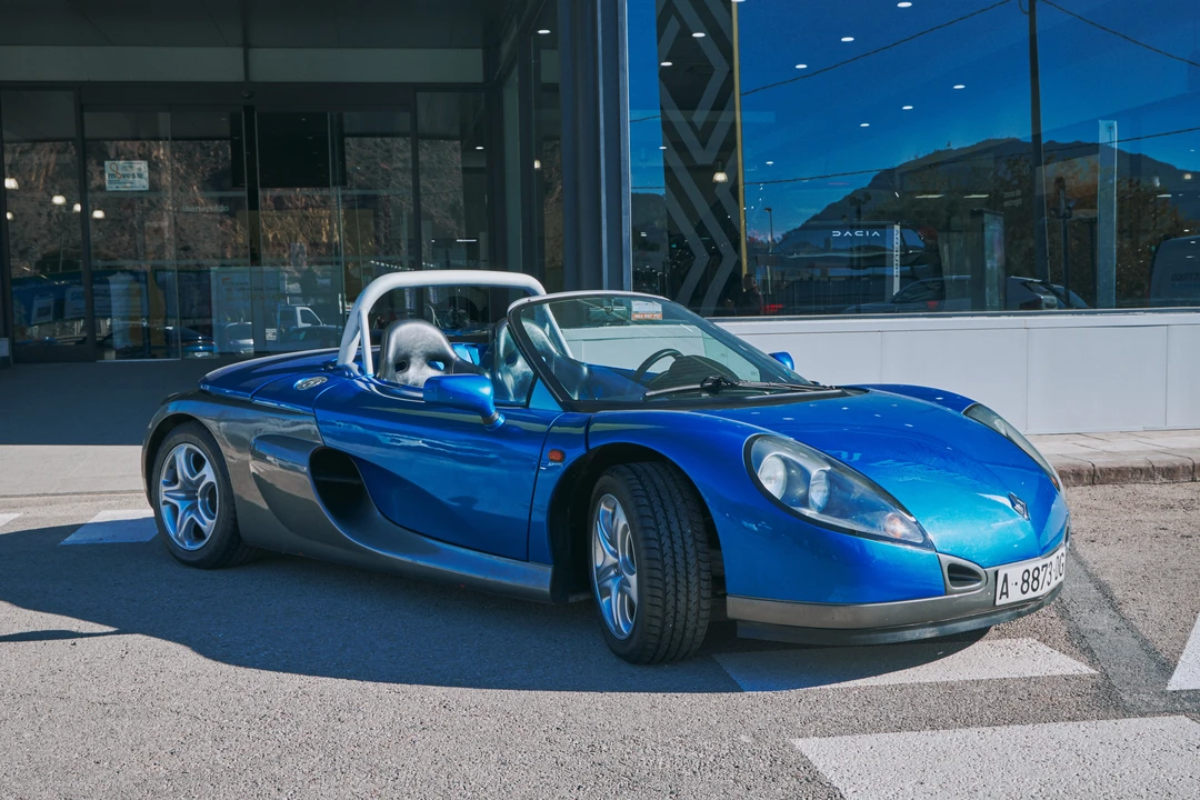 1997 Renault Spider - Image 3 of 31