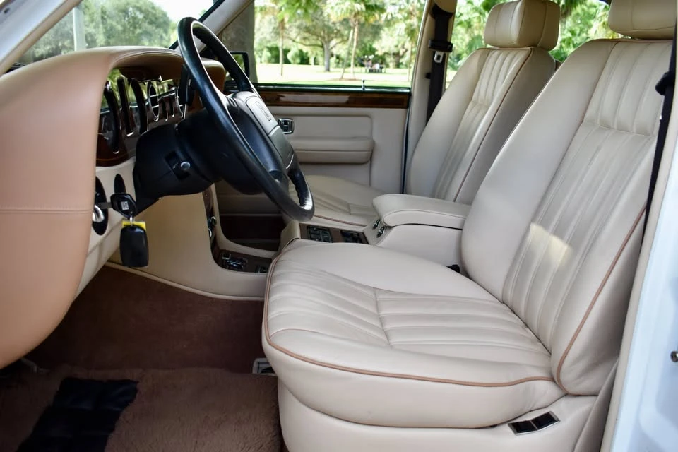 1997 Rolls-Royce Silver Dawn - Image 8 of 12
