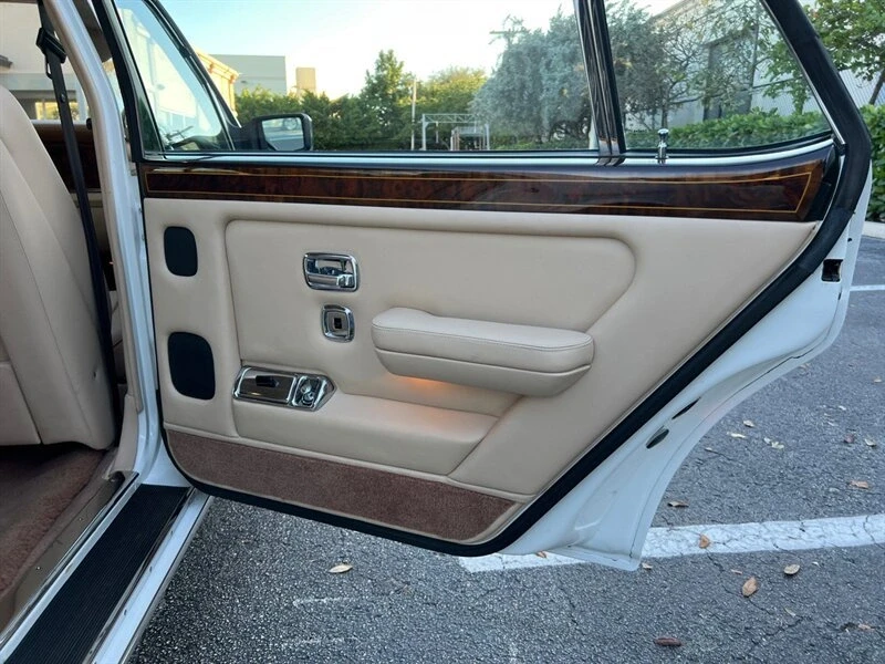 1997 Rolls-Royce Silver Dawn - Image 9 of 20