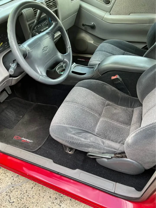 1997 Chevrolet S-10 - Image 8 of 10