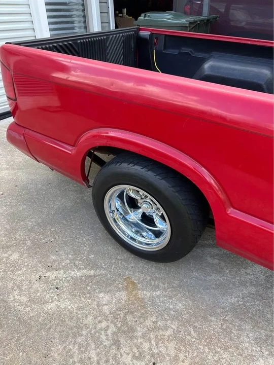 1997 Chevrolet S-10 - Image 3 of 10