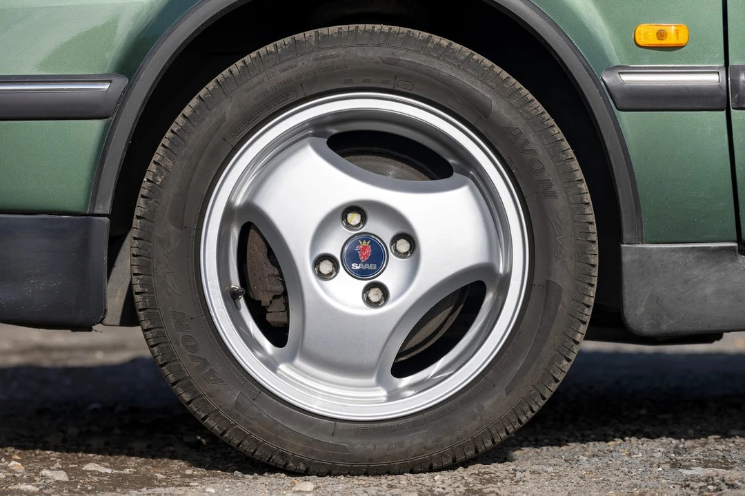 1997 Saab 9000 - Image 25 of 30