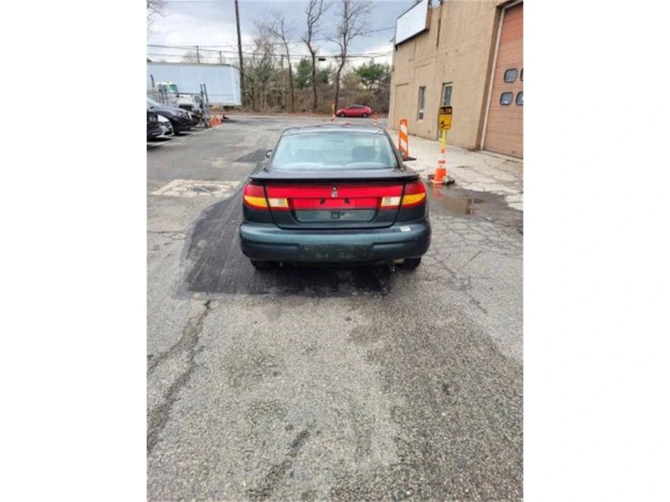 1997 Saturn - Image 2 of 9