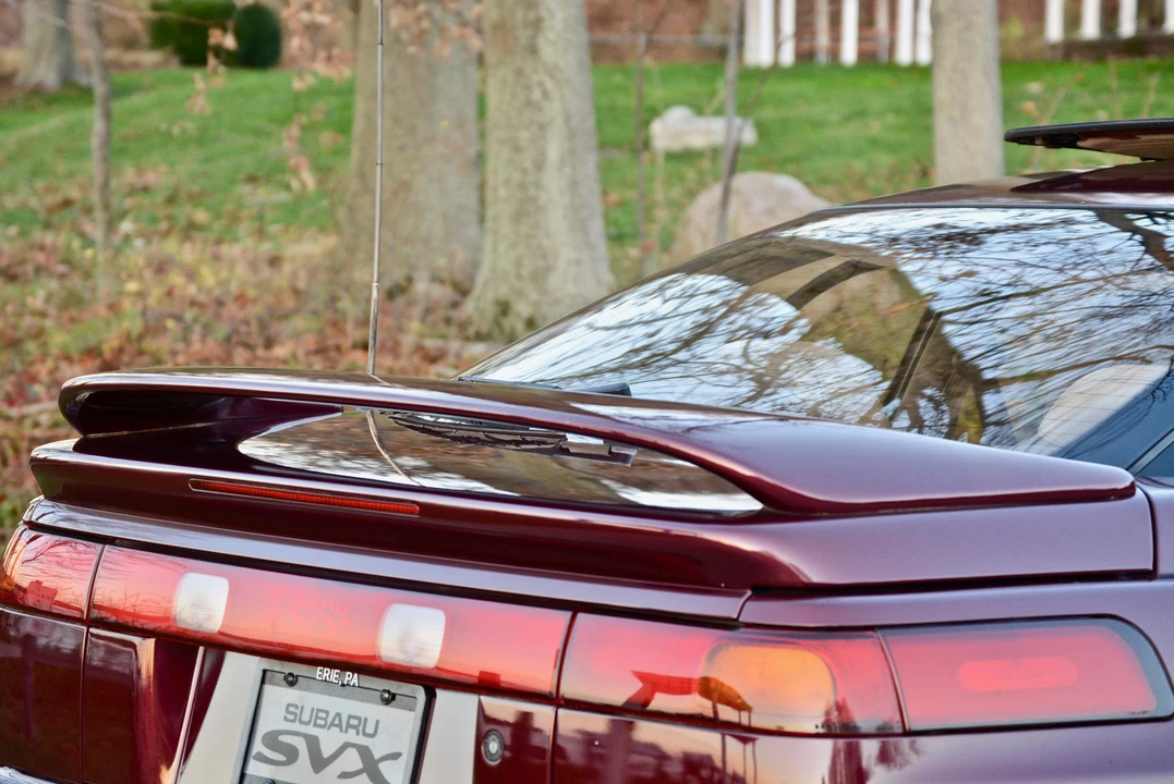 1997 Subaru SVX - Image 27 of 31