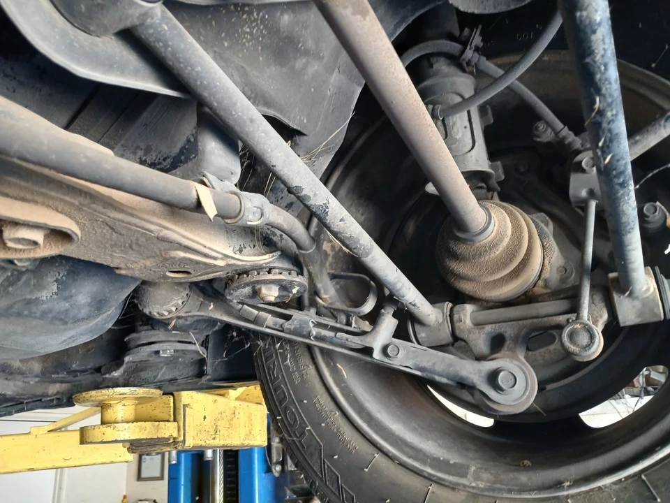 1997 Subaru SVX - Image 15 of 17