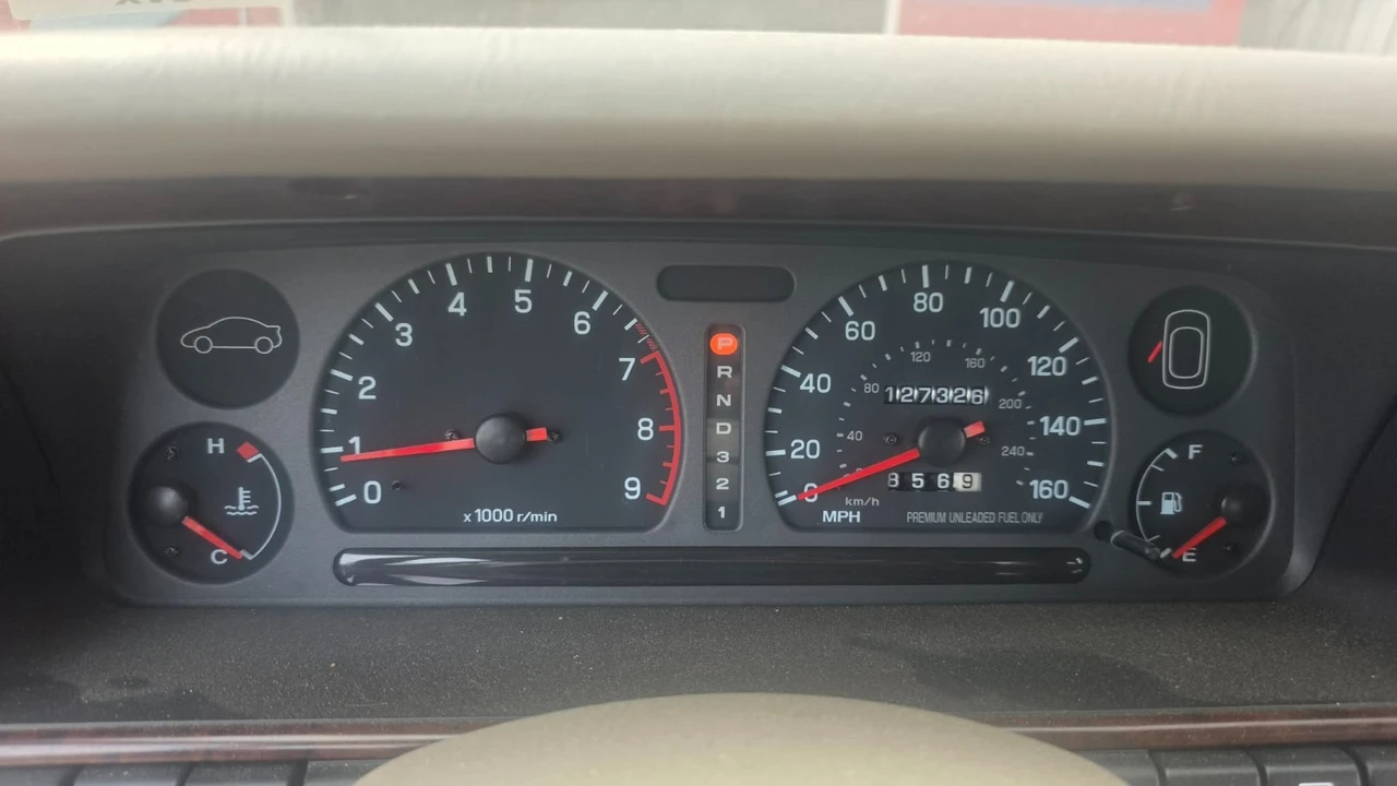 1997 Subaru SVX - Image 12 of 13