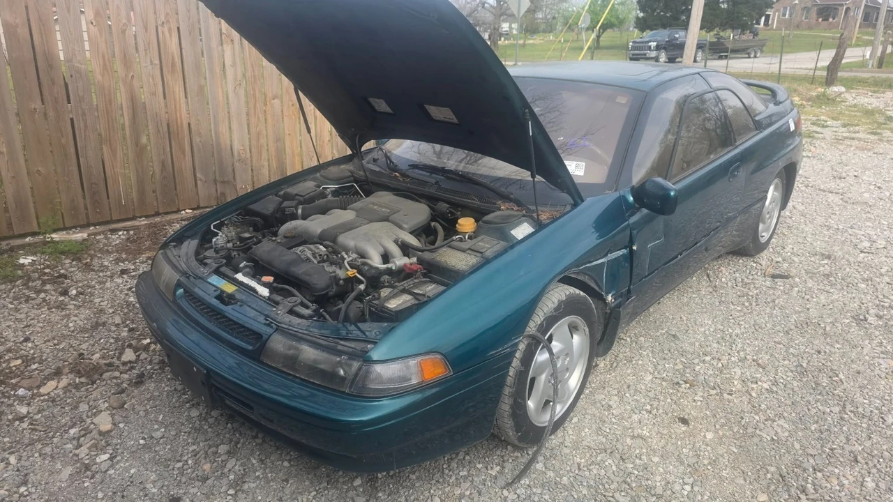 1997 Subaru SVX - Image 10 of 13
