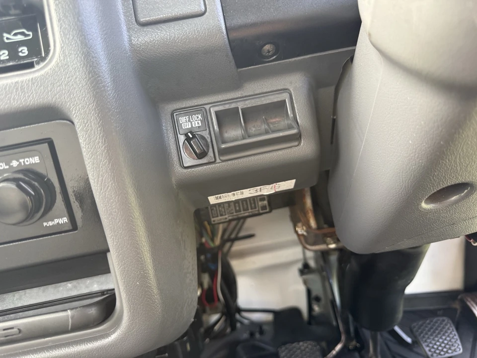 1997 Subaru Sambar 5th Gen - Image 26 of 31