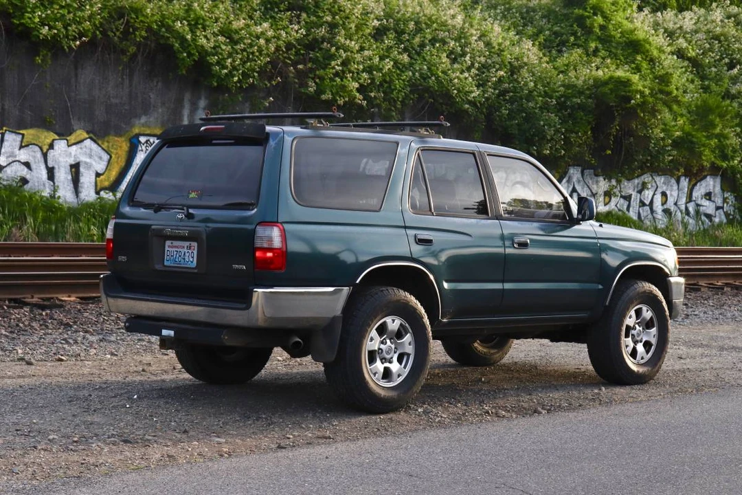 1997 Toyota 4Runner - Image 9 of 18
