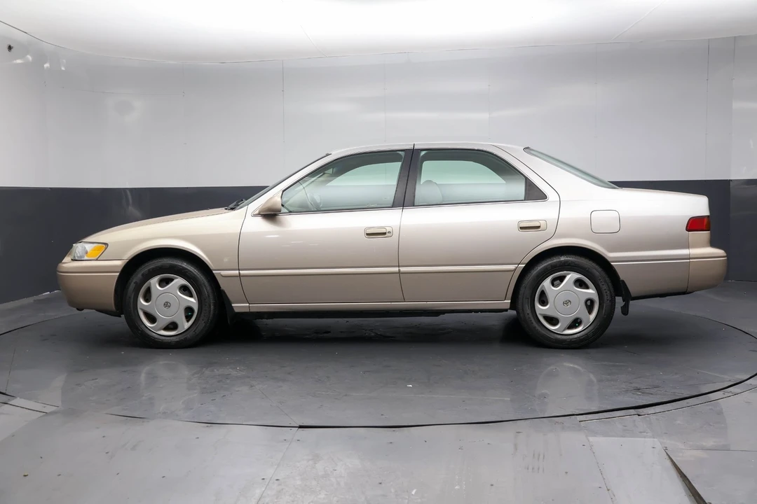 1997 Toyota Camry 4th Gen - Image 2 of 21