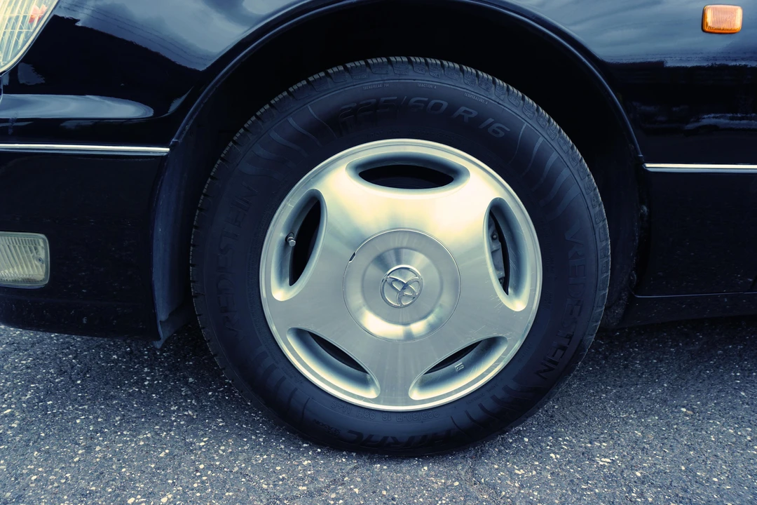 1997 Toyota Celsior 2nd Gen - Image 26 of 31