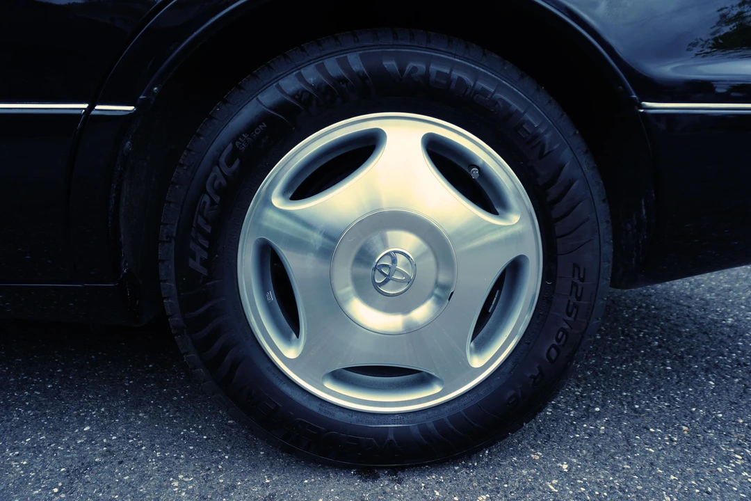 1997 Toyota Celsior 2nd Gen - Image 27 of 31