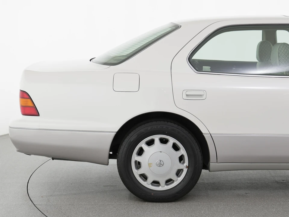 1997 Toyota Celsior 2nd Gen - Image 26 of 31