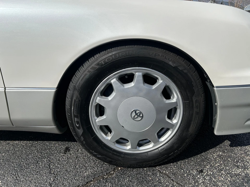 1997 Toyota Celsior 2nd Gen - Image 28 of 31