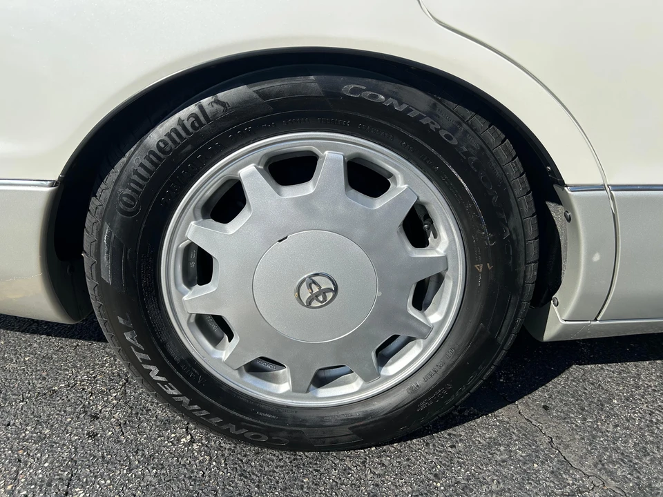 1997 Toyota Celsior 2nd Gen - Image 27 of 31