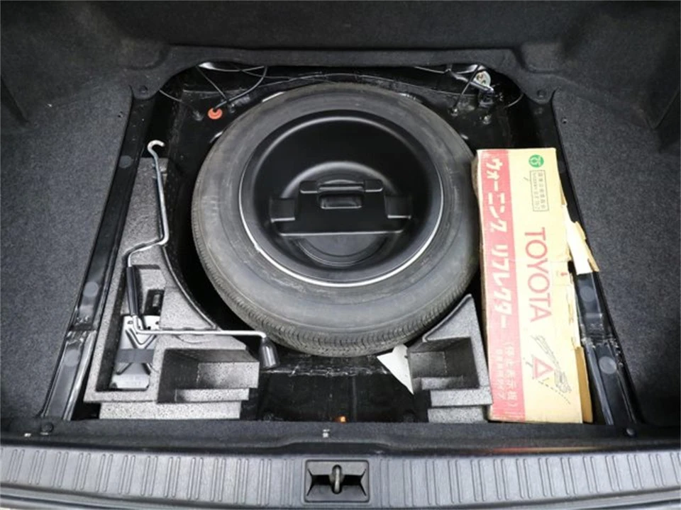 1997 Toyota Century 1st Gen - Image 28 of 31