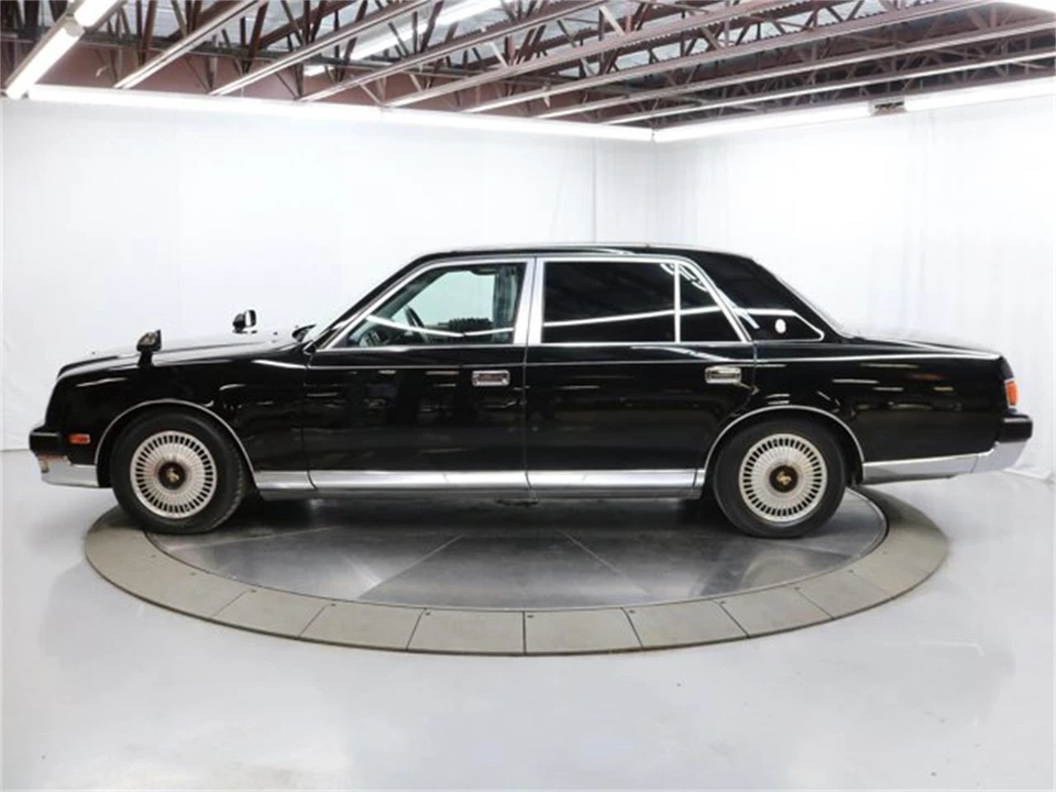 1997 Toyota Century 1st Gen - Image 4 of 31