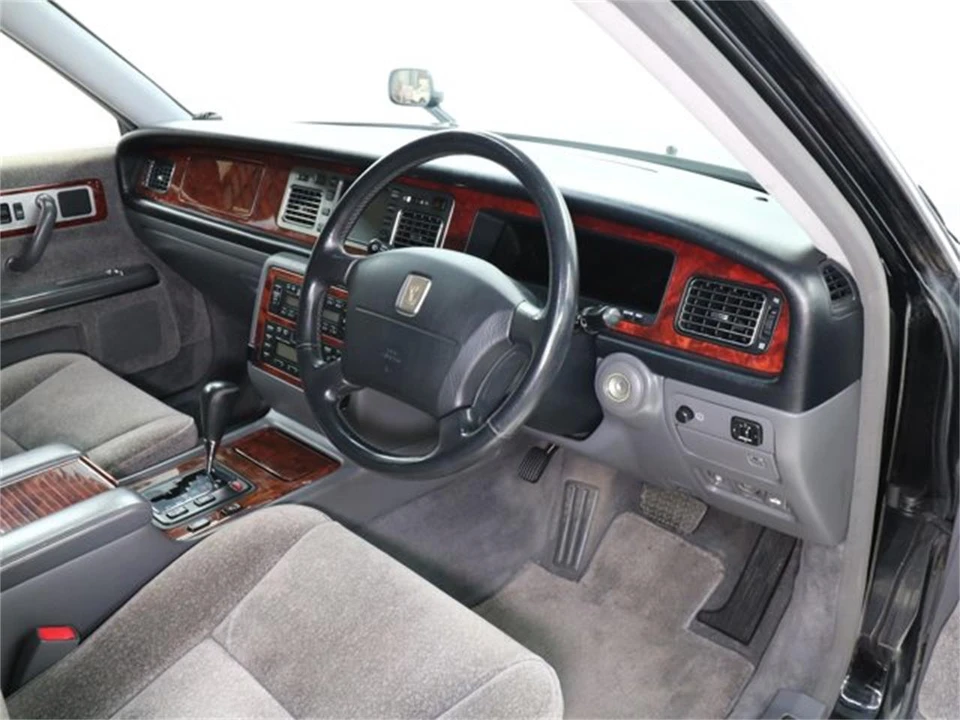 1997 Toyota Century 1st Gen - Image 9 of 31