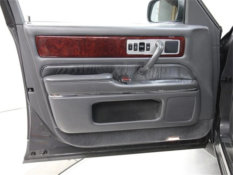 1997 Toyota Century 1st Gen - Image 21 of 31