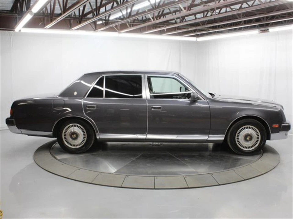 1997 Toyota Century 1st Gen - Image 8 of 31