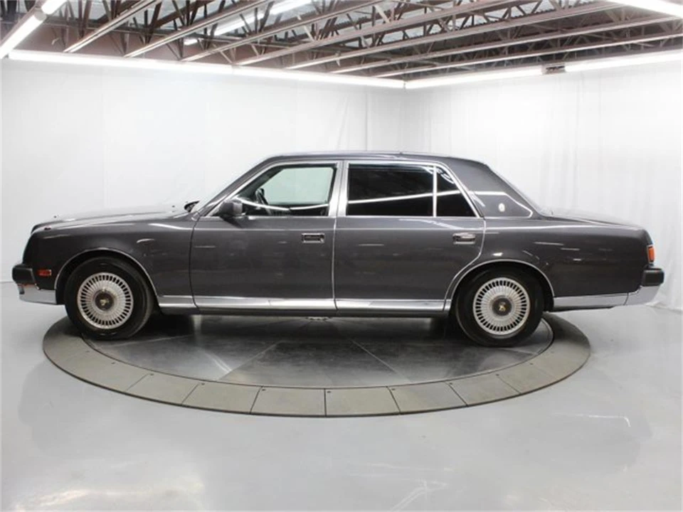 1997 Toyota Century 1st Gen - Image 4 of 31