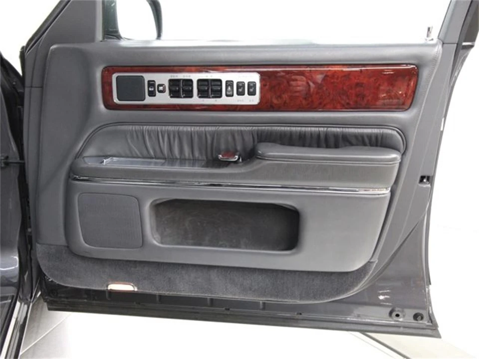 1997 Toyota Century 1st Gen - Image 22 of 31