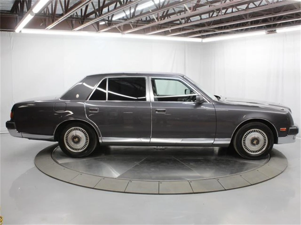 1997 Toyota Century 1st Gen - Image 8 of 31