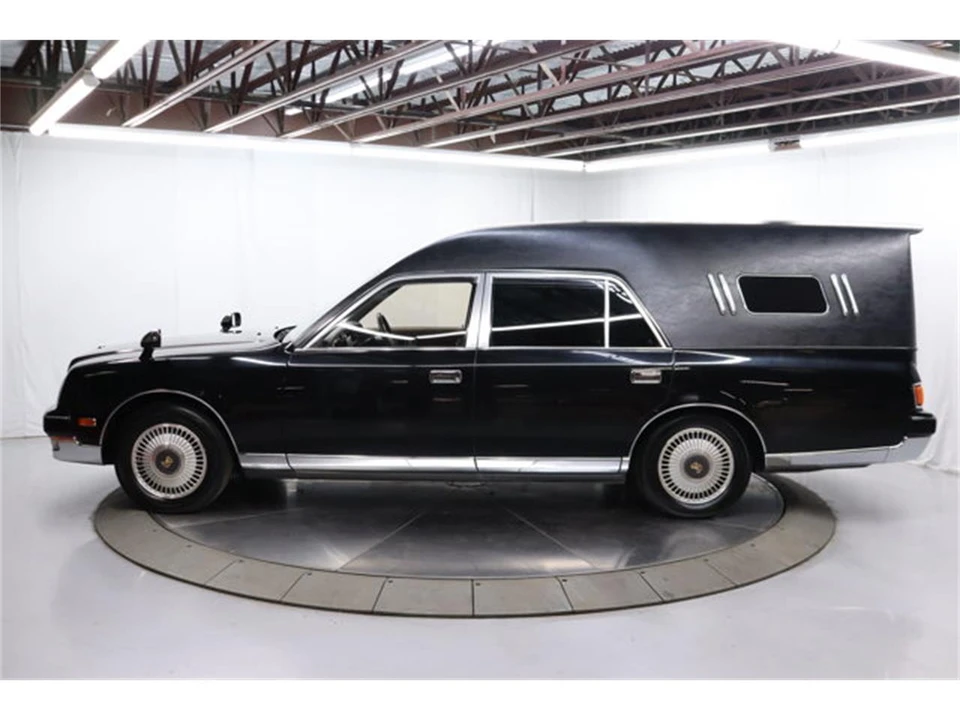 1997 Toyota Century 1st Gen - Image 4 of 31