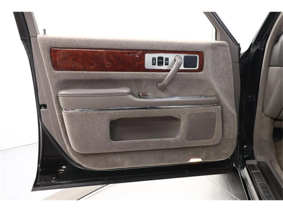 1997 Toyota Century 1st Gen - Image 19 of 31