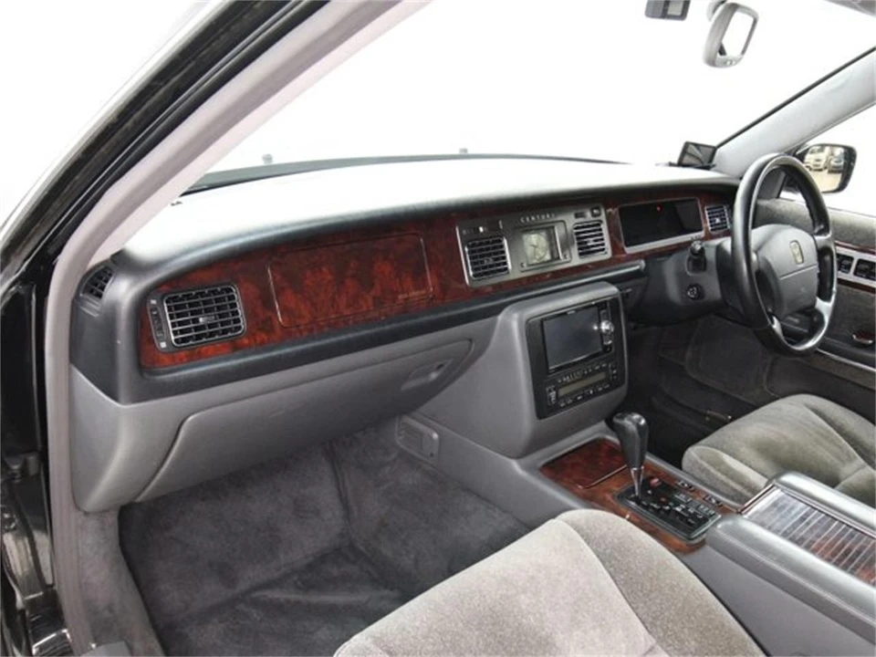 1997 Toyota Century 1st Gen - Image 15 of 31