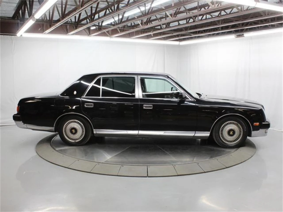 1997 Toyota Century 1st Gen - Image 8 of 31