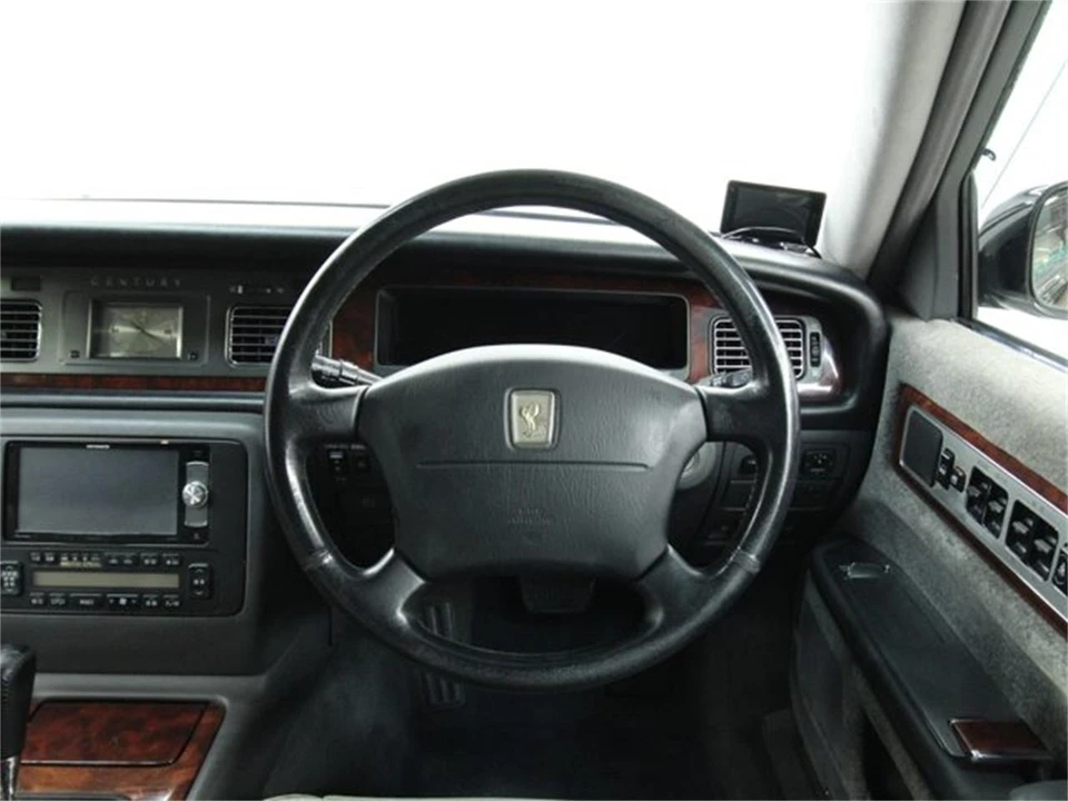 1997 Toyota Century 1st Gen - Image 10 of 31