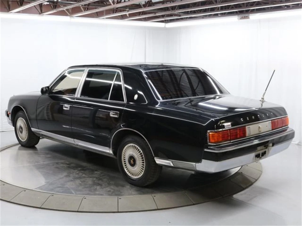 1997 Toyota Century 1st Gen - Image 5 of 31