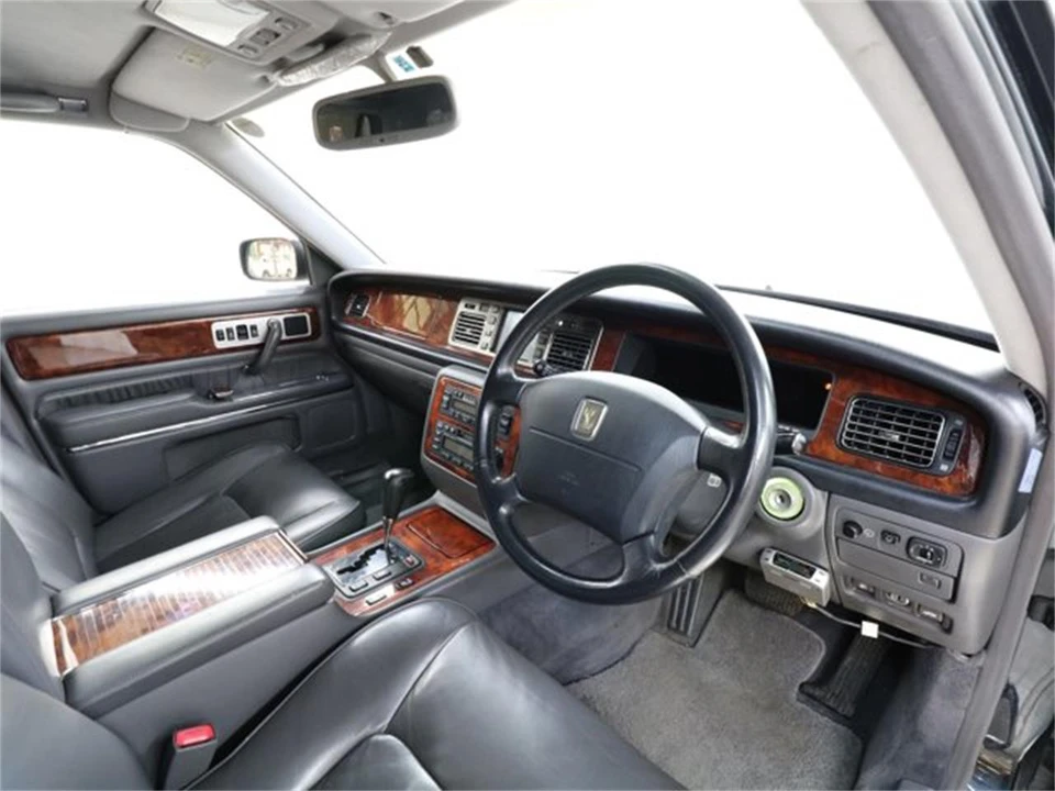 1997 Toyota Century 1st Gen - Image 9 of 31